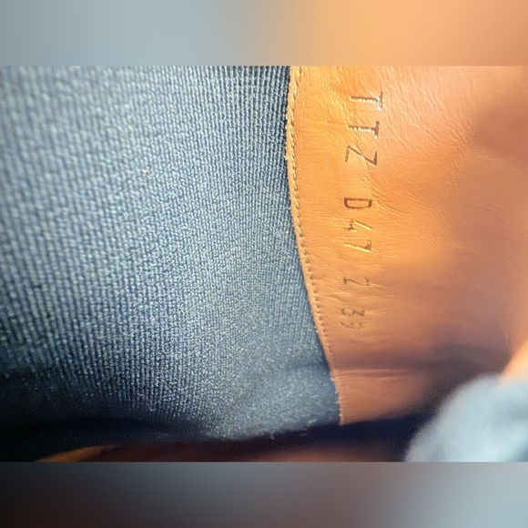 Valentino Garavani Black Leather Rockstud Almond toe Chelsea Ankle Boots EU 39 - Picture 11 of 14